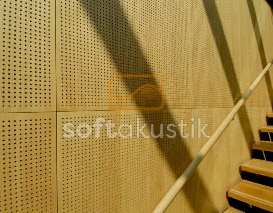 1000-delikli-ahsap-panel-cagri-merkezleri