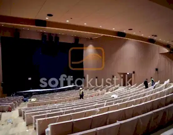 konferans-salonu-akustigi-ve-moderator-ses-kontrol