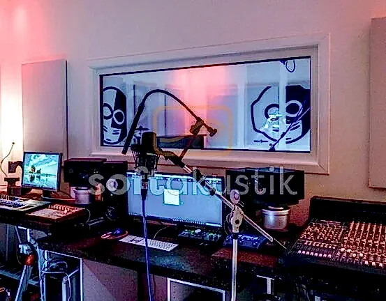 reji-odasi-akustigi-ve-bas-trap-kullanimi