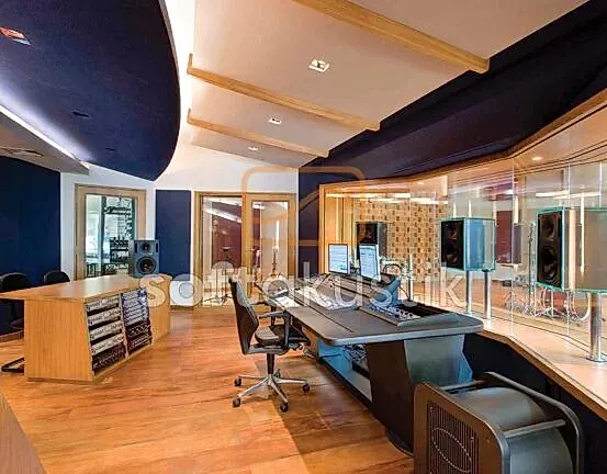 reji-odasi-akustigi-ve-yankiyi-azaltma-yontemleri