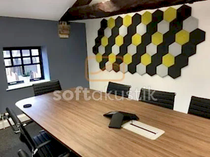 toplanti-odasi-akustigi-ve-ses-izolasyonu