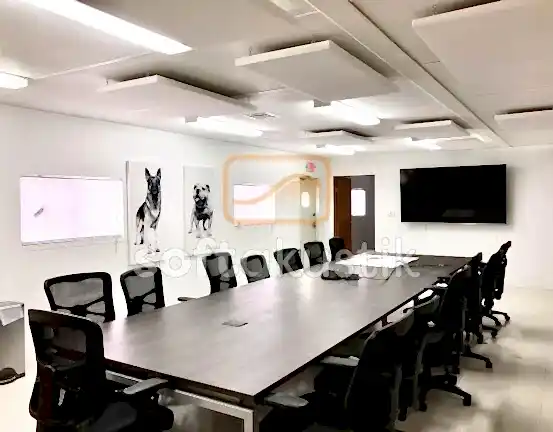 toplanti-odasi-akustigi-ve-tavan-sistemleri