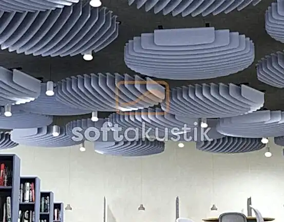 baffle-akustik-yuzer-tavan-paneli-aydinlatma-ve-havalandirma-uyumu